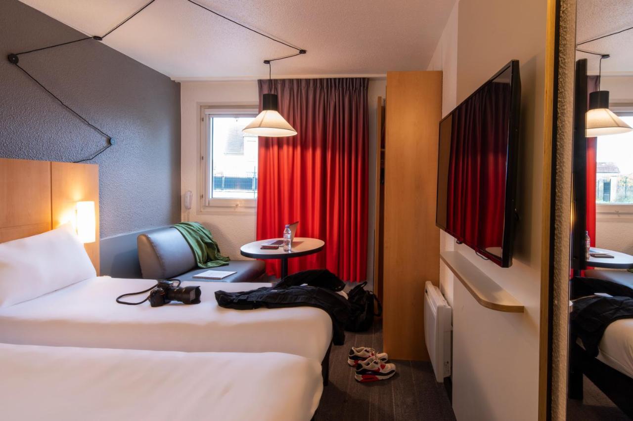 ไอบิส เซอร์กี-ปงตวส เลอ ปอร์ Hotel Cergy-Pontoise ภายนอก รูปภาพ
