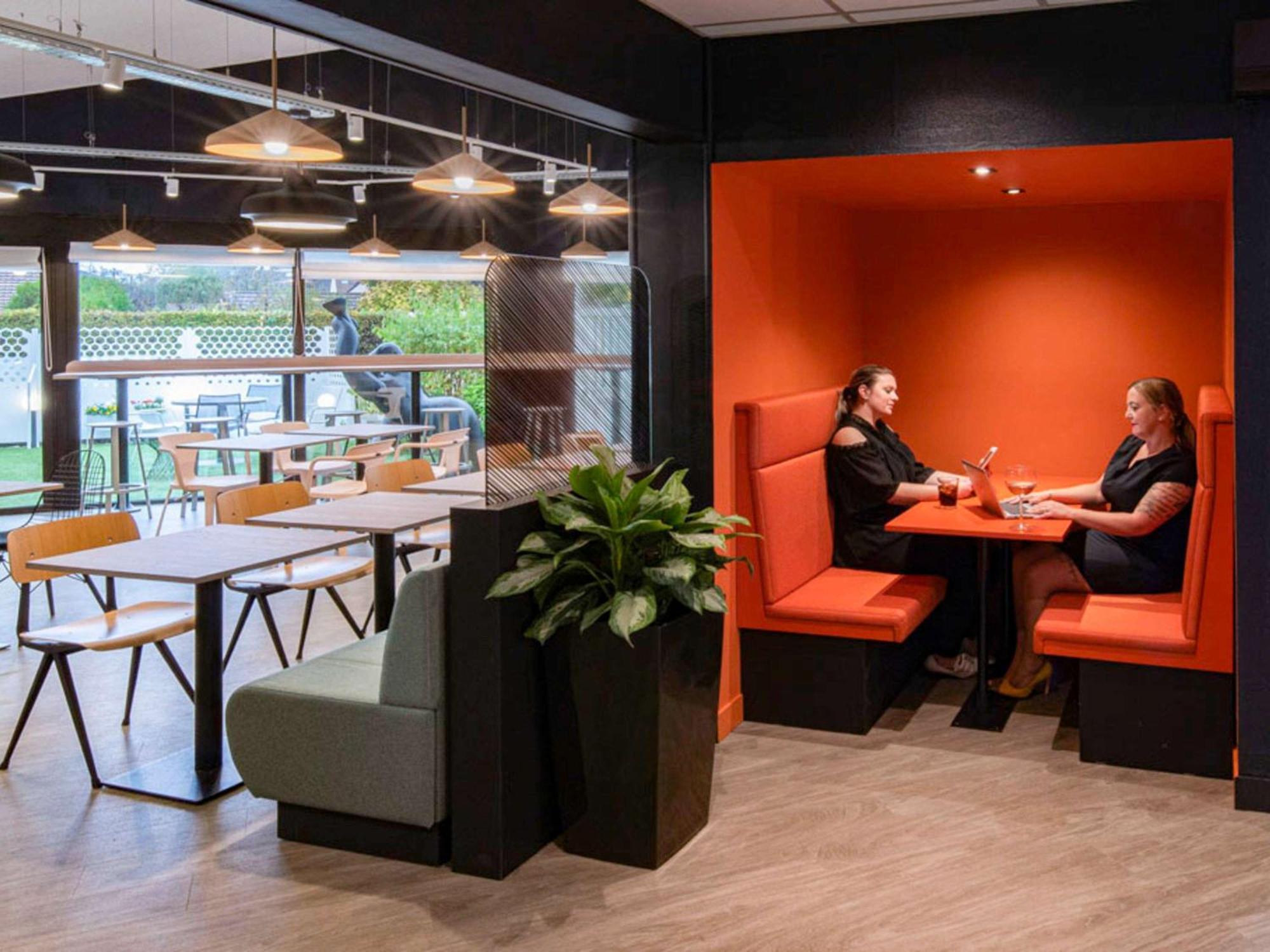 ไอบิส เซอร์กี-ปงตวส เลอ ปอร์ Hotel Cergy-Pontoise ภายนอก รูปภาพ
