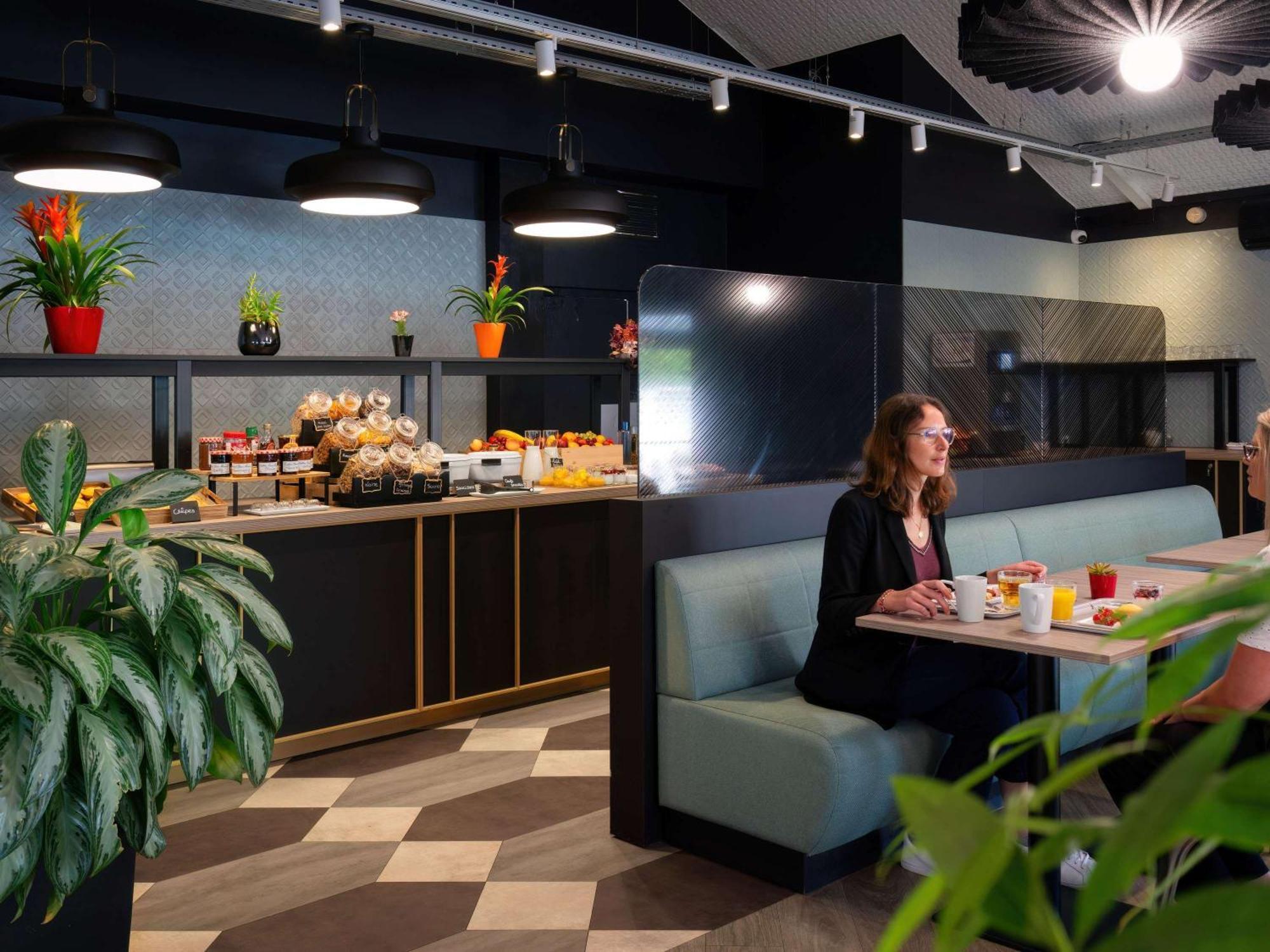 ไอบิส เซอร์กี-ปงตวส เลอ ปอร์ Hotel Cergy-Pontoise ภายนอก รูปภาพ