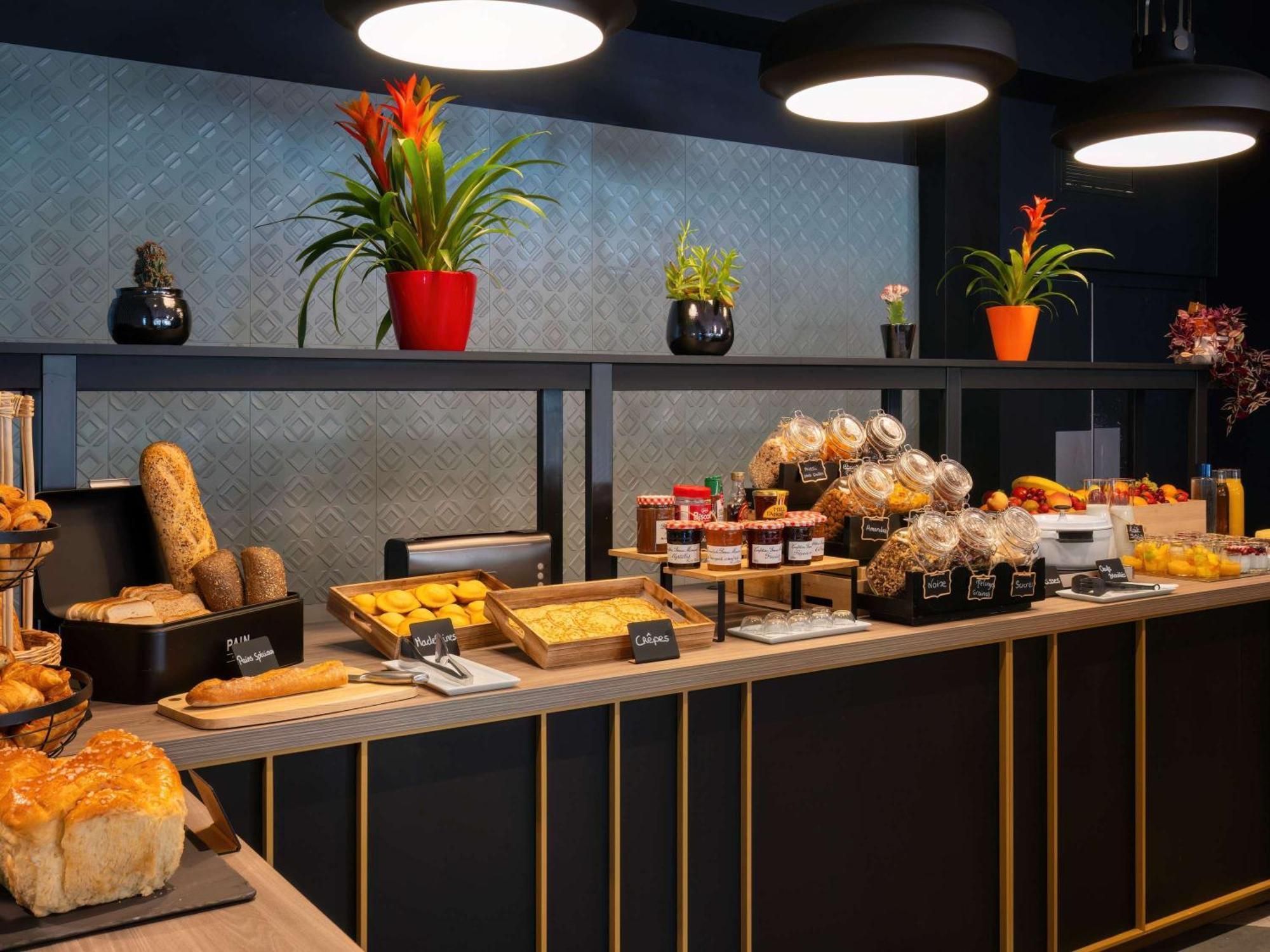 ไอบิส เซอร์กี-ปงตวส เลอ ปอร์ Hotel Cergy-Pontoise ภายนอก รูปภาพ