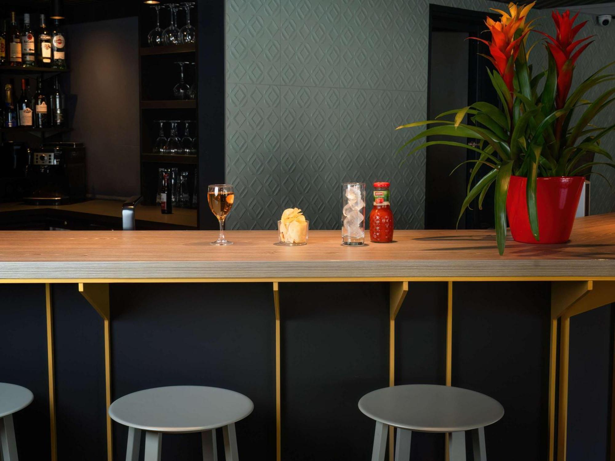 ไอบิส เซอร์กี-ปงตวส เลอ ปอร์ Hotel Cergy-Pontoise ภายนอก รูปภาพ