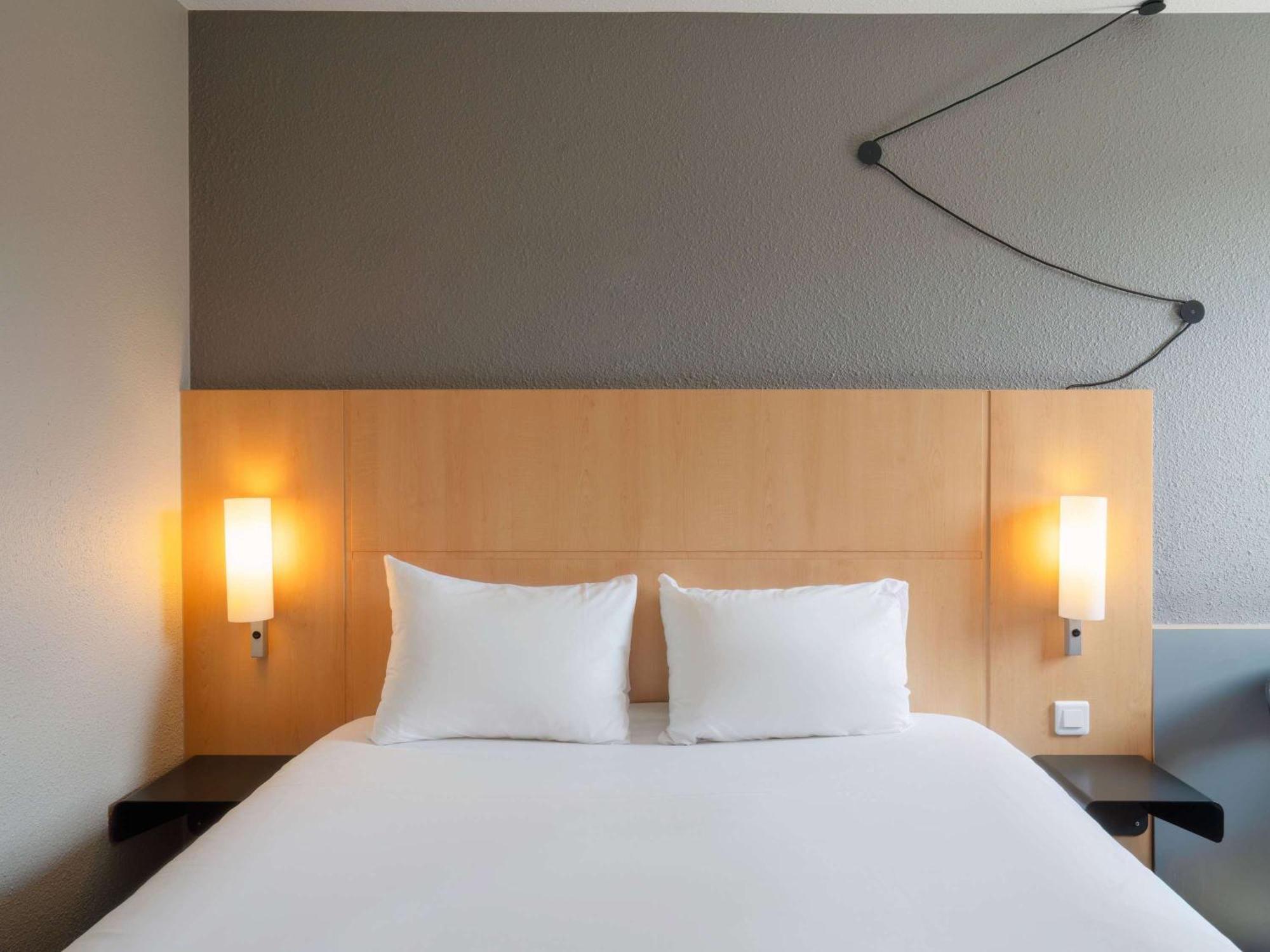 ไอบิส เซอร์กี-ปงตวส เลอ ปอร์ Hotel Cergy-Pontoise ภายนอก รูปภาพ