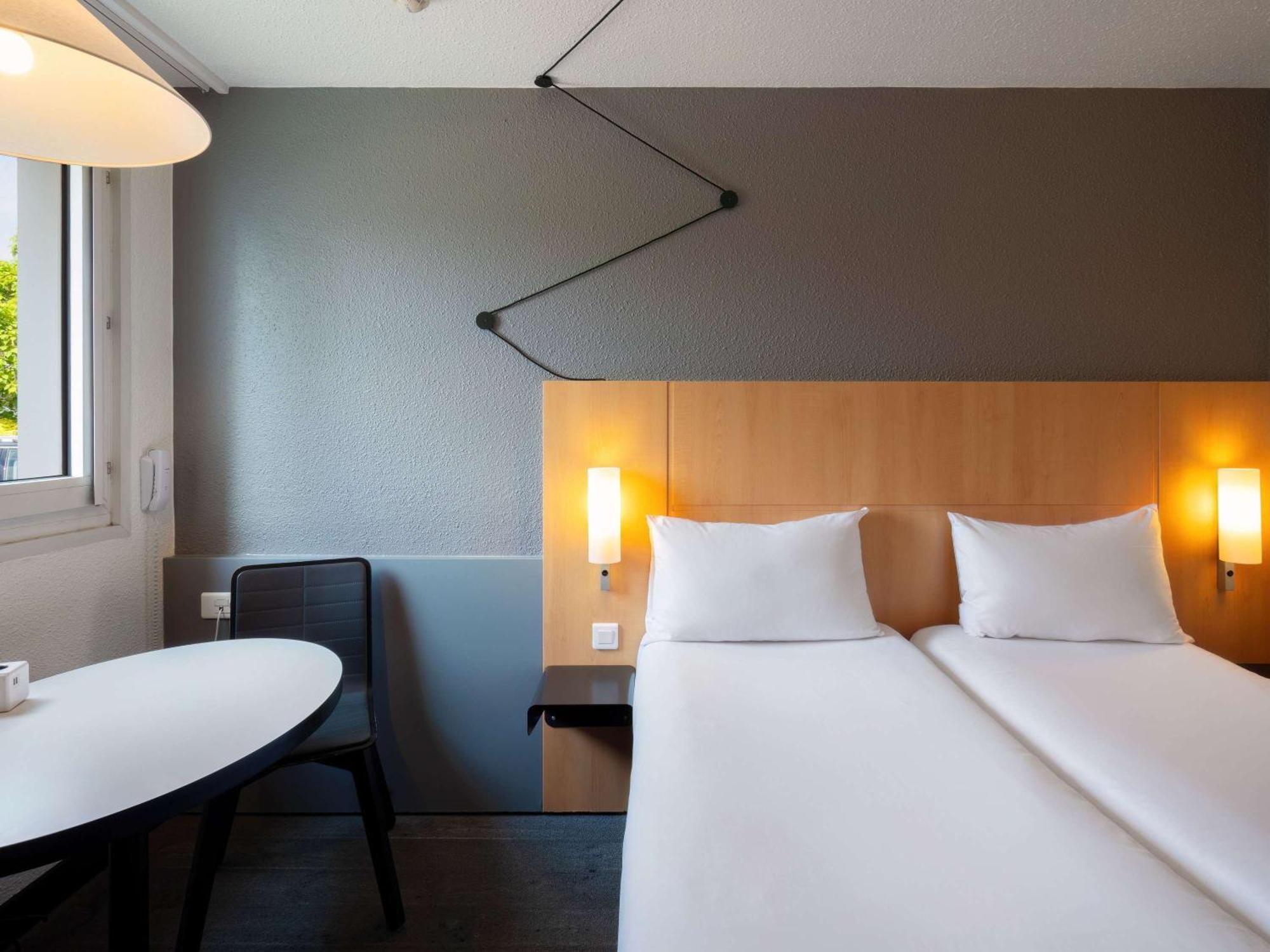 ไอบิส เซอร์กี-ปงตวส เลอ ปอร์ Hotel Cergy-Pontoise ภายนอก รูปภาพ