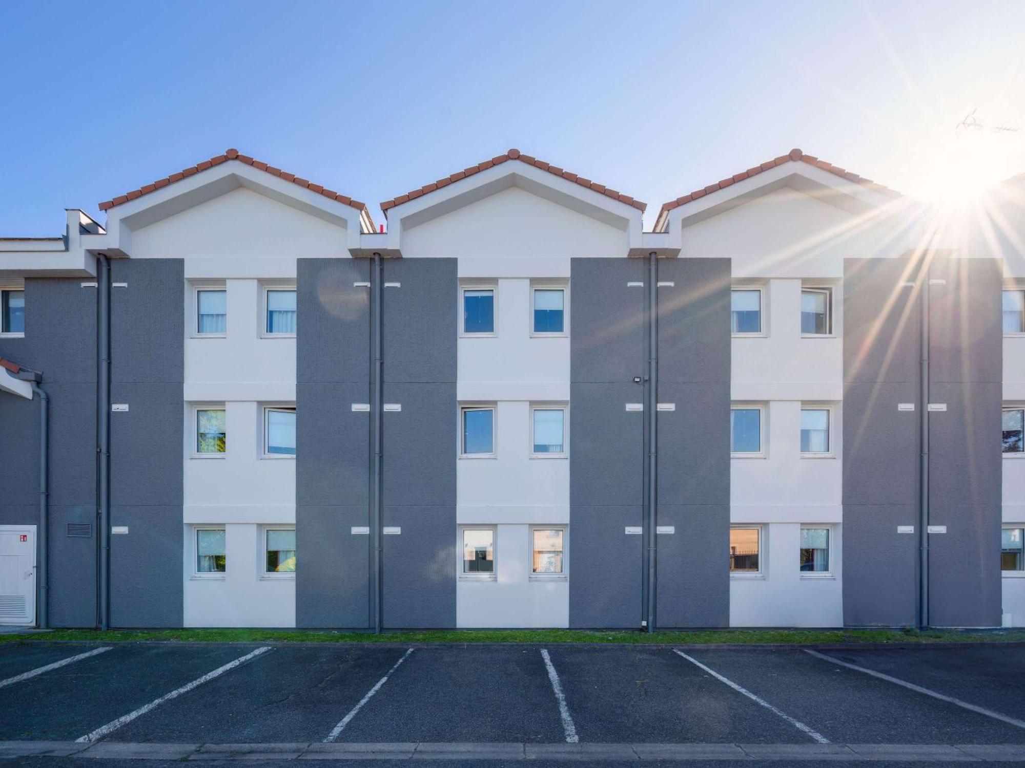 ไอบิส เซอร์กี-ปงตวส เลอ ปอร์ Hotel Cergy-Pontoise ภายนอก รูปภาพ