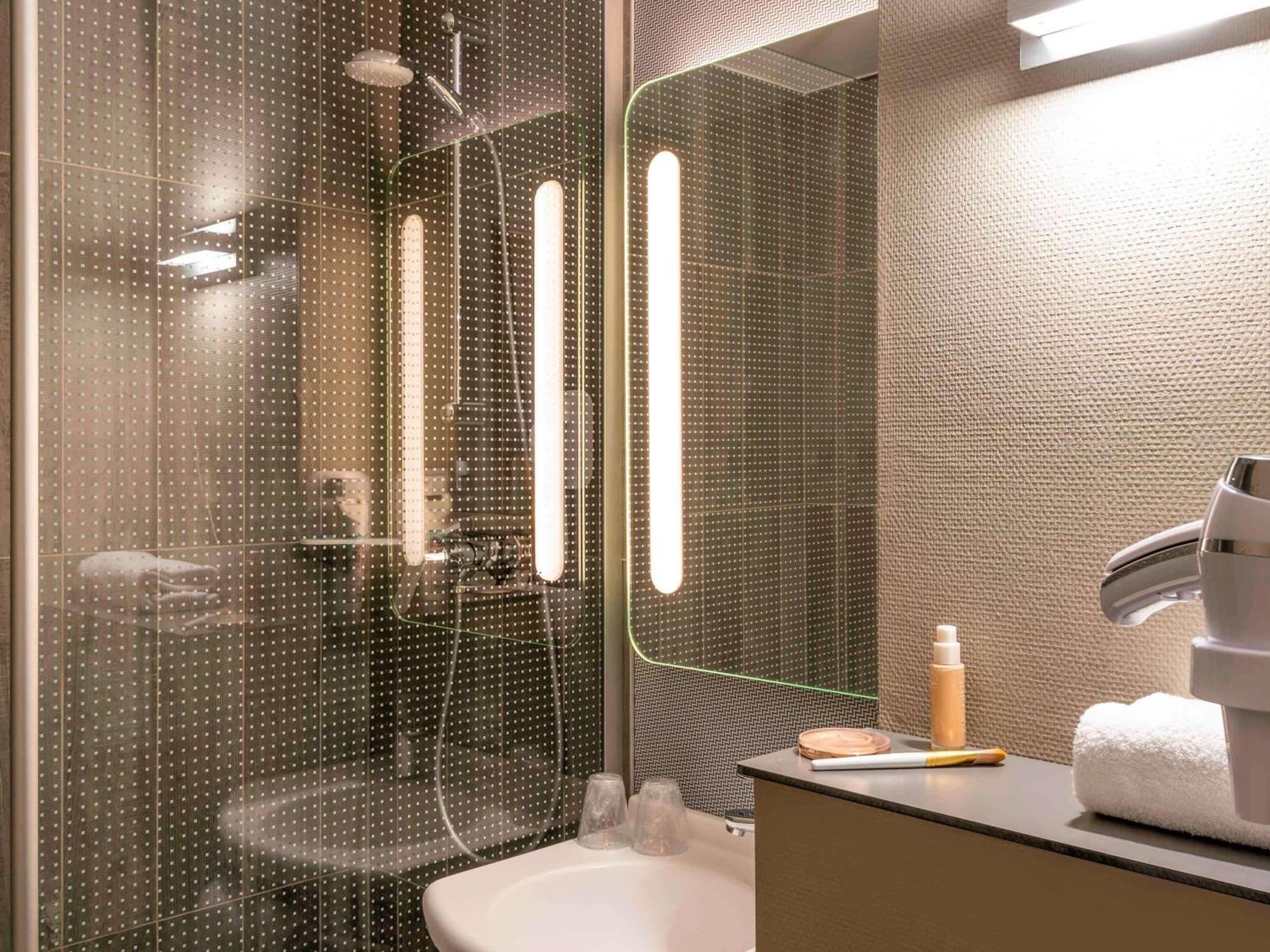 ไอบิส เซอร์กี-ปงตวส เลอ ปอร์ Hotel Cergy-Pontoise ภายนอก รูปภาพ