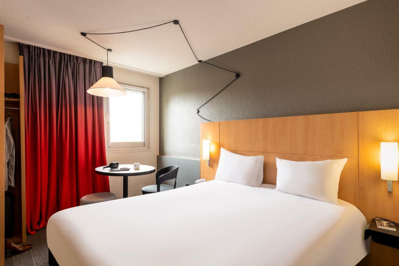 ไอบิส เซอร์กี-ปงตวส เลอ ปอร์ Hotel Cergy-Pontoise ภายนอก รูปภาพ