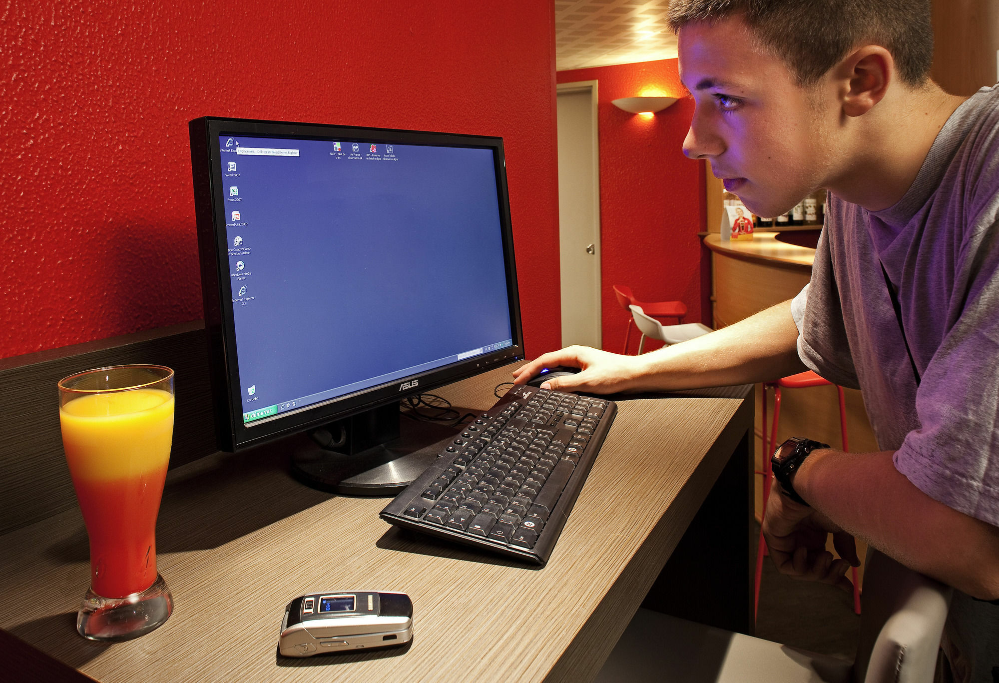 ไอบิส เซอร์กี-ปงตวส เลอ ปอร์ Hotel Cergy-Pontoise ภายนอก รูปภาพ